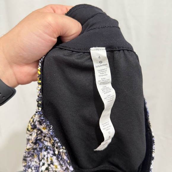 NWOT Lululemon Tracker Short V *4" Floral Metropolis Multi Women’s Size 4 - Picture 9 of 9
